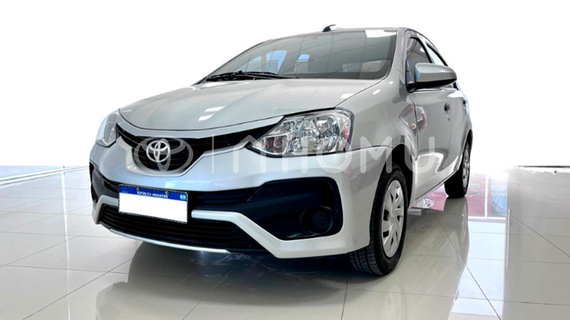 ETIOS X 1,5 6MT 4P. AÑO: 2022 KM: 19.280 COLOR: GRIS PLATA