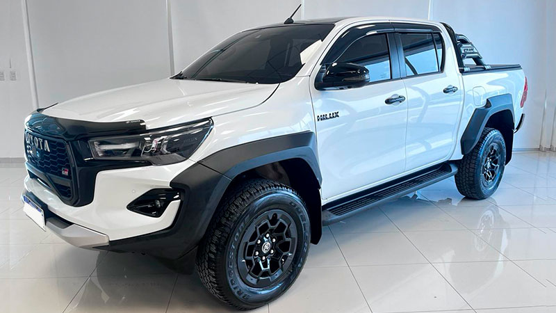 HILUX 4X4 D/C GR -SPORT IV 2.8 TDI 6A/T AÑO: 2024 KM: 3.985 COLOR: BLANCO PERLA