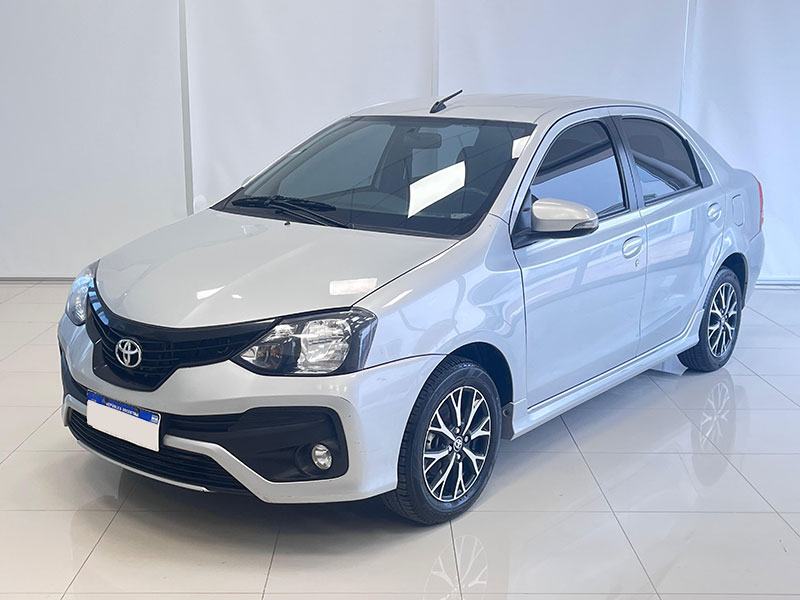 ETIOS XLS PACK 1.5 6 M/T 4P AÑO: 2023 KM: 107.666  COLOR: GRIS PLATA