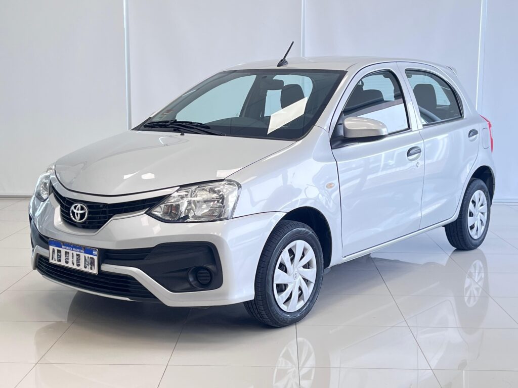 ETIOS X 1,5 6M/T 5P.  AÑO: 2018 KM: 94.822   COLOR: GRIS PLATA