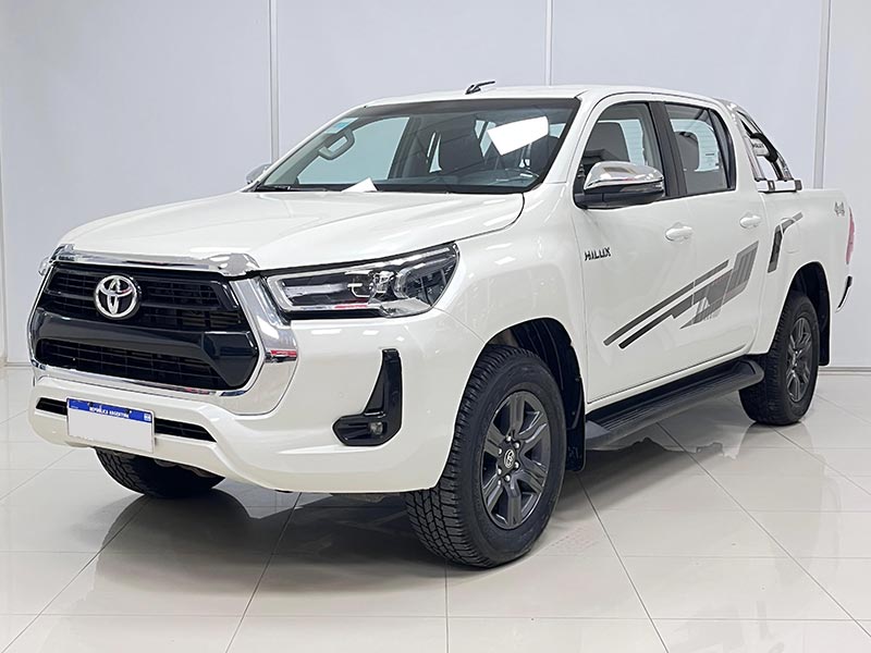 HILUX 4X4 D/C SRV 2.8 TDI 6 MT AÑO: 2021 KM: 83.000  COLOR: BLANCO