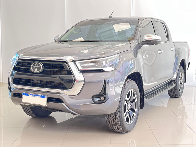 HILUX 4X4 D/C SRX 2.8 TDI 6 MT AÑO: 2022 KM: 99.348 COLOR: GRIS OXFORD