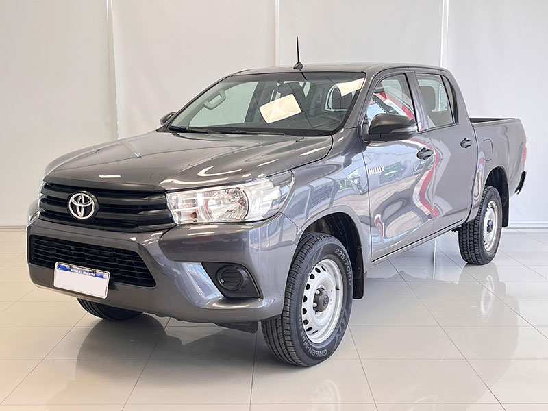 HILUX 4X2 D/C DX 2.4 TDI 6 M/T AÑO: 2022 KM: 103.855 COLOR: GRIS OXFORD
