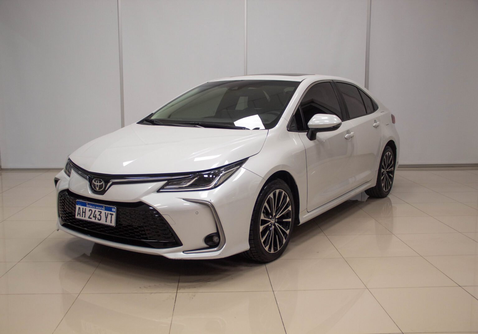 COROLLA 2.0 SEG SAFETY CVT AÑO: 2025  KM: 40.946  COLOR:  BANCO PERLA